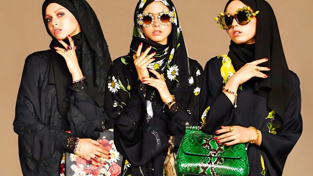 أفضل متجر عبايات رخيص  15 موقع عبايات يوفر أنواع عبايات مختلفه مثل عبايات سوداء وملونة سادة ومنقوشة وعبايات سرداب وعبايات حرائر ودار لينا والدفع عند الإستلام