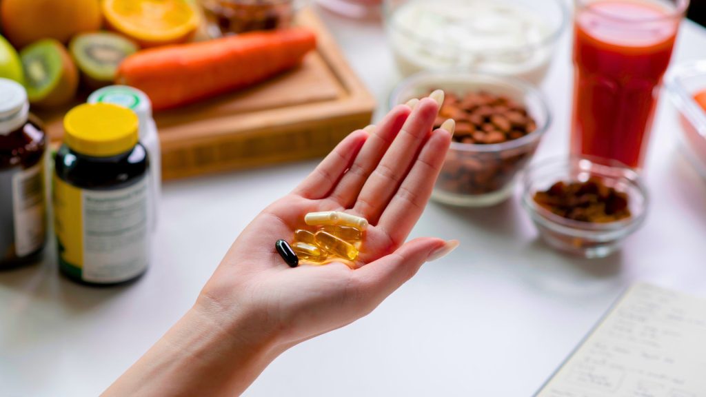 أفضل مكمل غذائي للنساء بعد الثلاثين والأربعين والخمسين